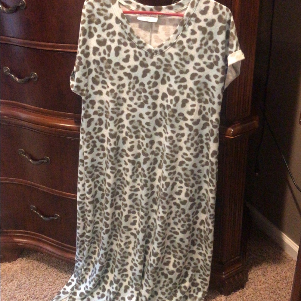 Discount divas teal cheetah print maxi dress.